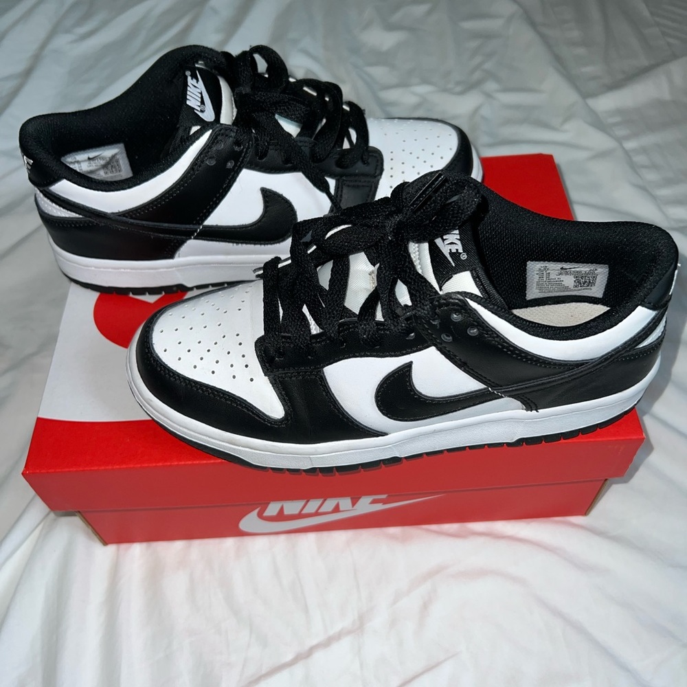 Panda dunks